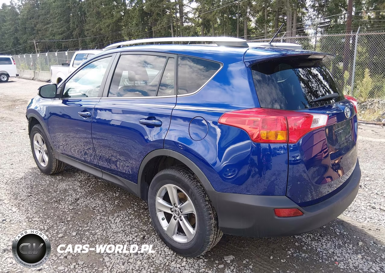2015 Toyota Rav4 Xle VIN:2T3RFREV2FW254523 - 3