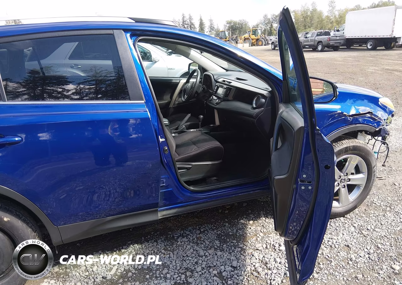 2015 Toyota Rav4 Xle VIN:2T3RFREV2FW254523 - 5