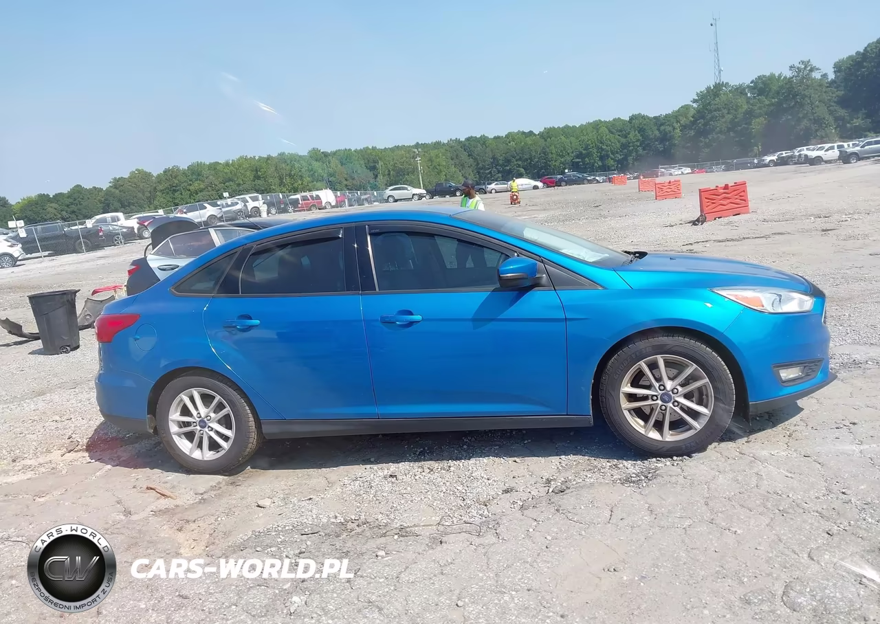 2015 Ford Focus Se VIN:1FADP3F27FL227240 - 13
