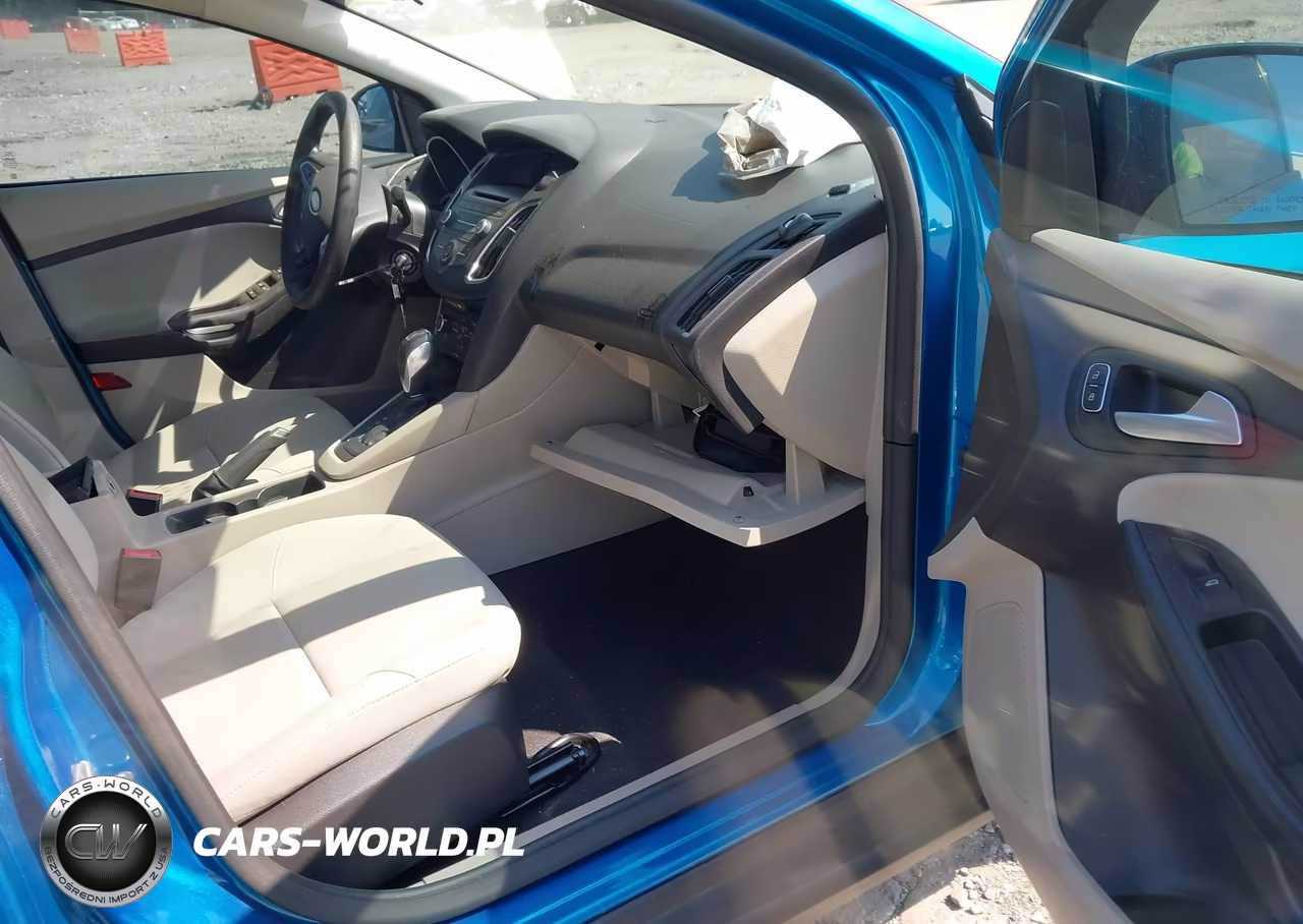 2015 Ford Focus Se VIN:1FADP3F27FL227240 - 5