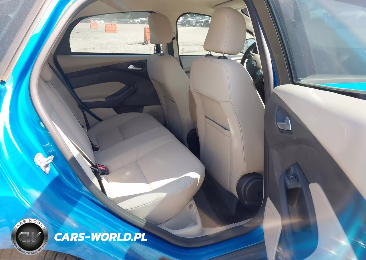 2015 Ford Focus Se VIN:1FADP3F27FL227240 - 8