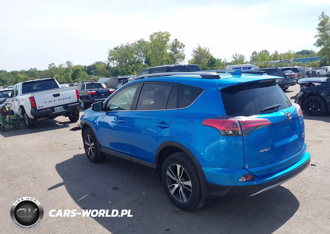 2018 Toyota Rav4 Xle VIN:JTMRFREVXJD254758 - 3