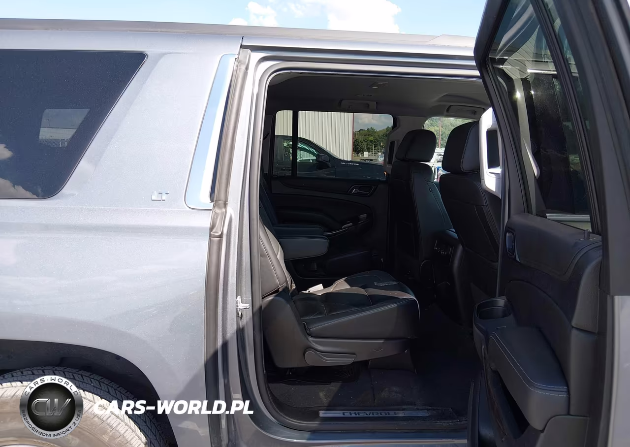 2019 Chevrolet Suburban Lt VIN:1GNSKHKC8KR304627 - 7