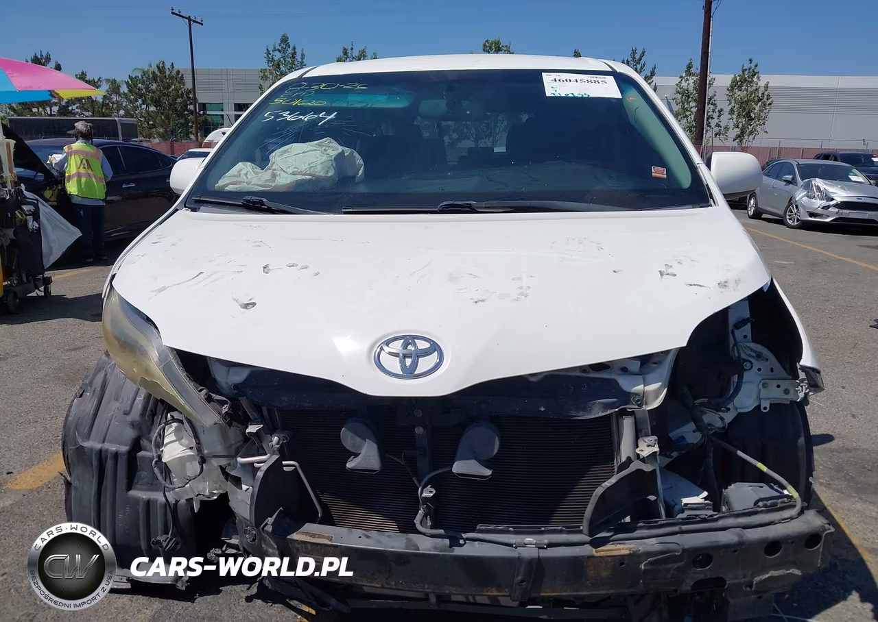 2015 Toyota Sienna Se 8 Passenger VIN:5TDXK3DC5FS605622 - 6
