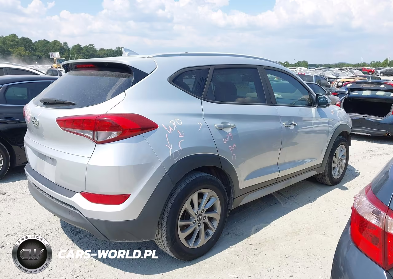 2018 Hyundai Tucson Sel Plus VIN:KM8J33A40JU651570 - 4