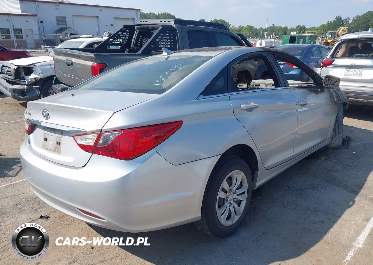 2011 Hyundai Sonata Gls VIN:5NPEB4ACXBH028782 - 4