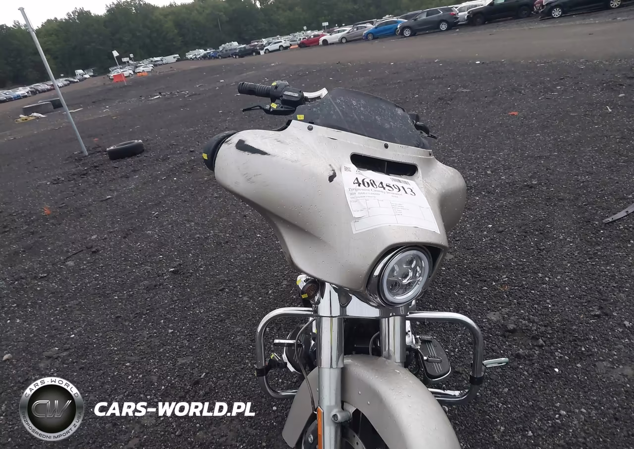 2018 Harley-Davidson Flhx Street Glide VIN:1HD1KBC17JB645747 - 13