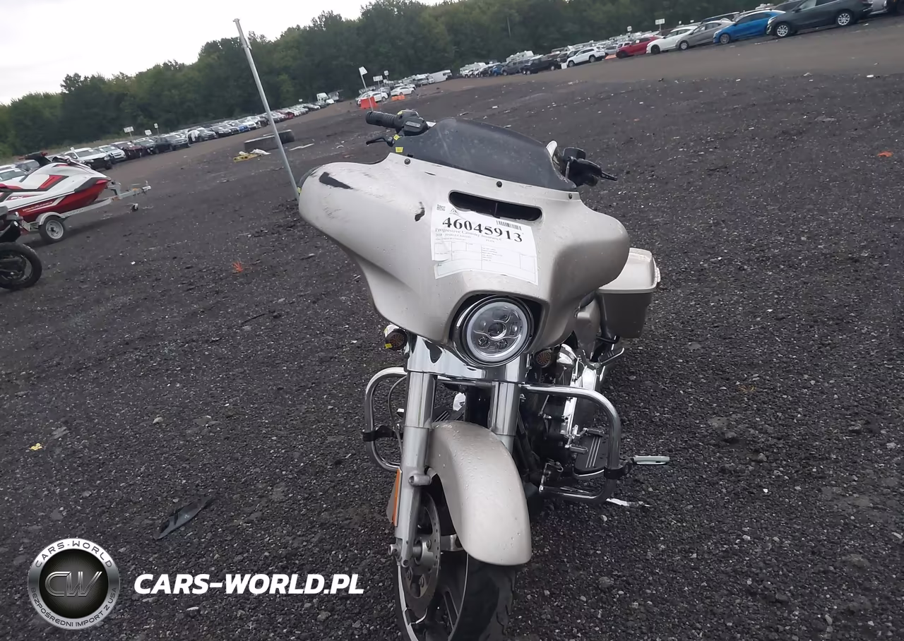 2018 Harley-Davidson Flhx Street Glide VIN:1HD1KBC17JB645747 - 5