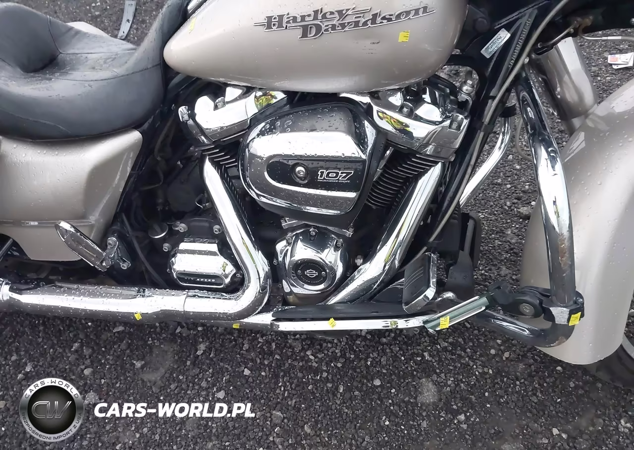 2018 Harley-Davidson Flhx Street Glide VIN:1HD1KBC17JB645747 - 8