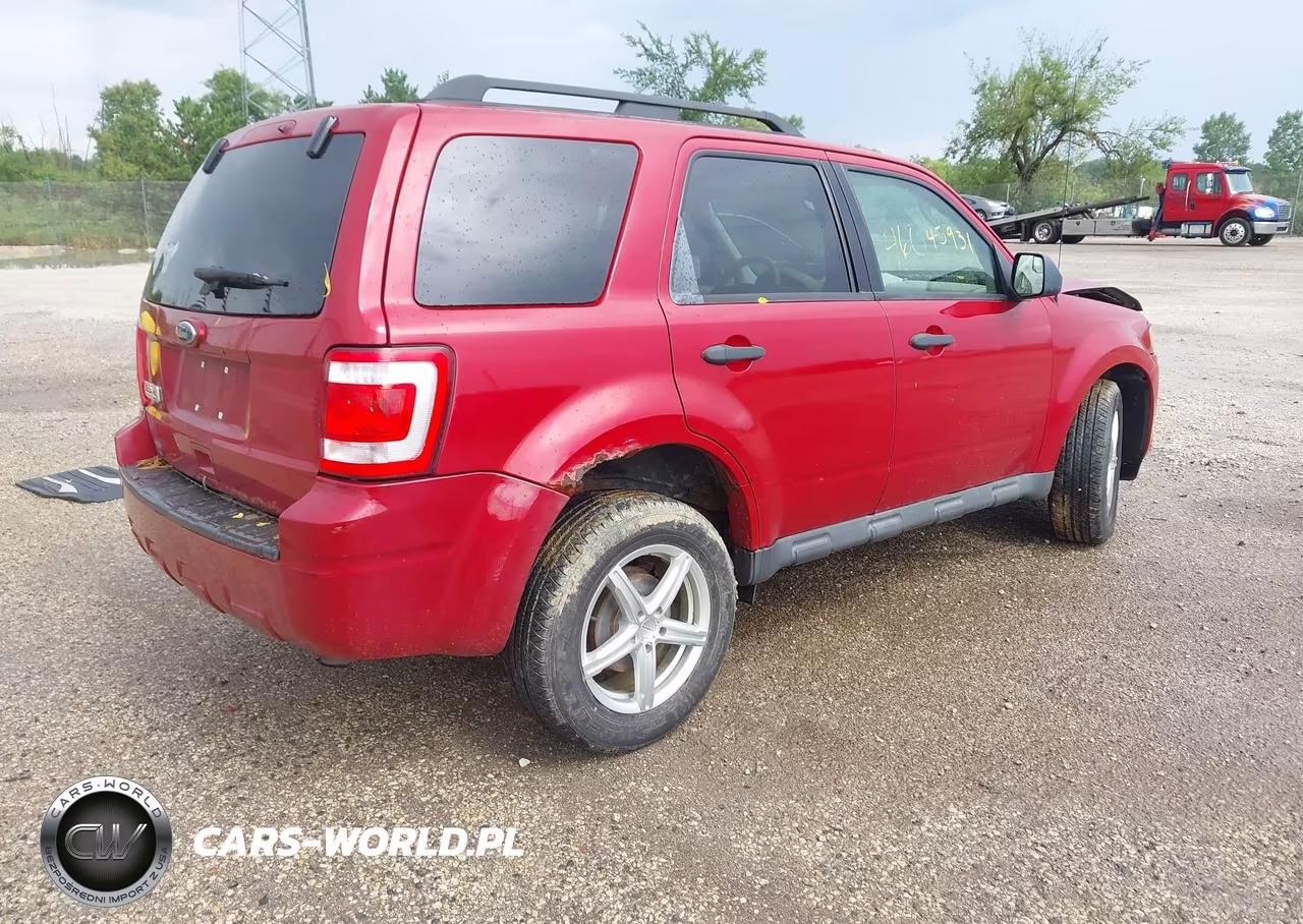 2011 Ford Escape Xlt VIN:1FMCU0D74BKA32736 - 4
