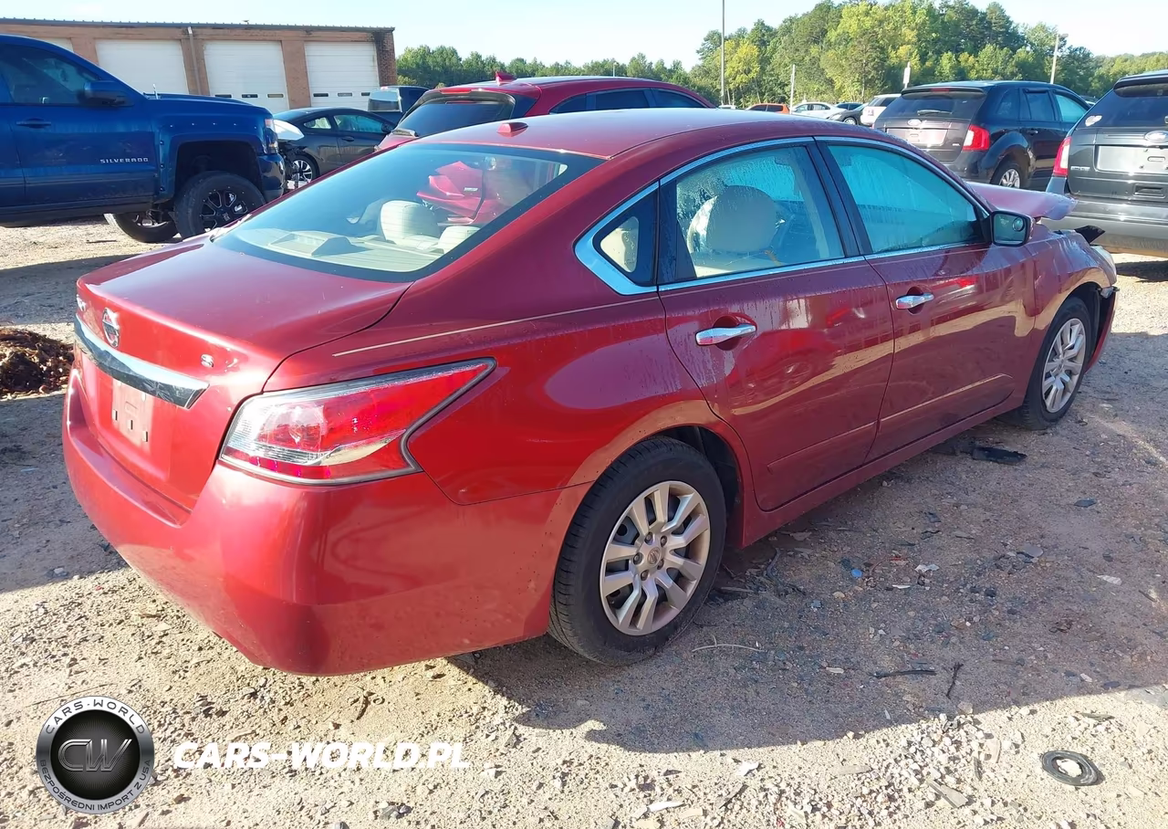 2015 Nissan Altima 2.5 S VIN:1N4AL3AP9FC163171 - 4
