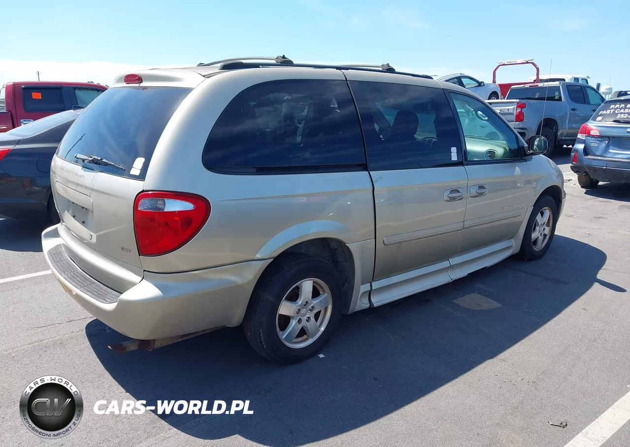2005 Dodge Grand Caravan Sxt VIN:2D4GP44L95R596490 - 4