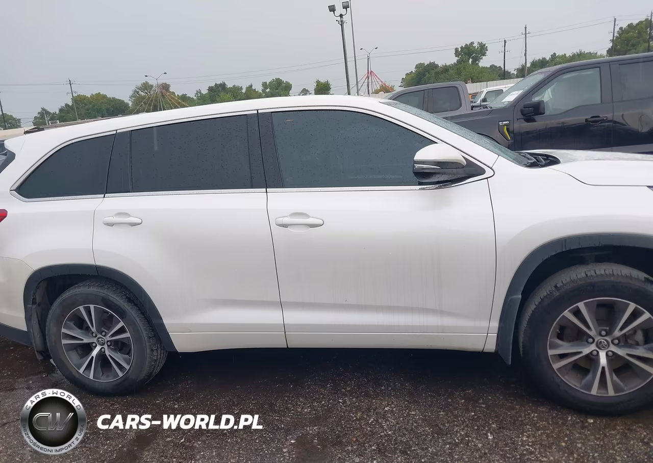 2017 Toyota Highlander Le VIN:5TDZZRFH0HS230225 - 13