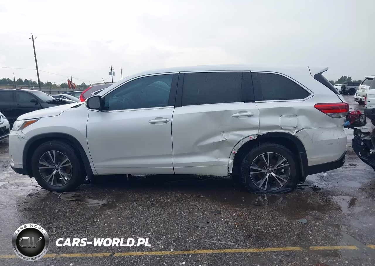 2017 Toyota Highlander Le VIN:5TDZZRFH0HS230225 - 14