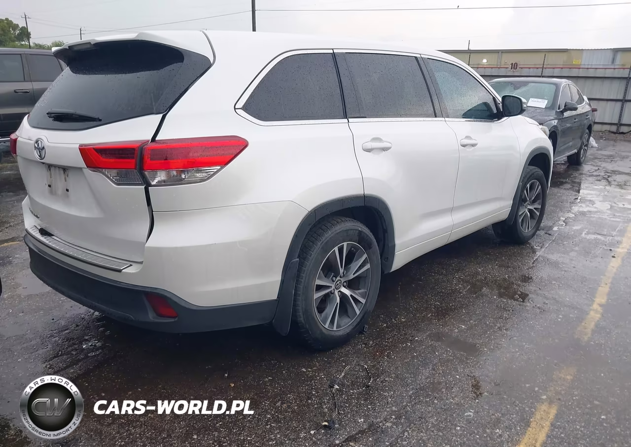 2017 Toyota Highlander Le VIN:5TDZZRFH0HS230225 - 4
