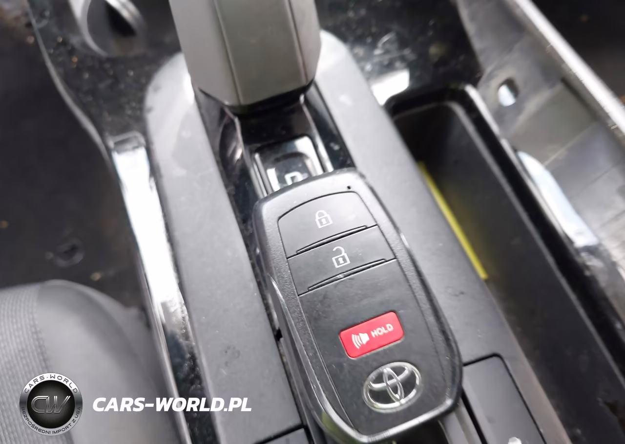 2024 Toyota Prius Le VIN:JTDACAAU6R3041876 - 11