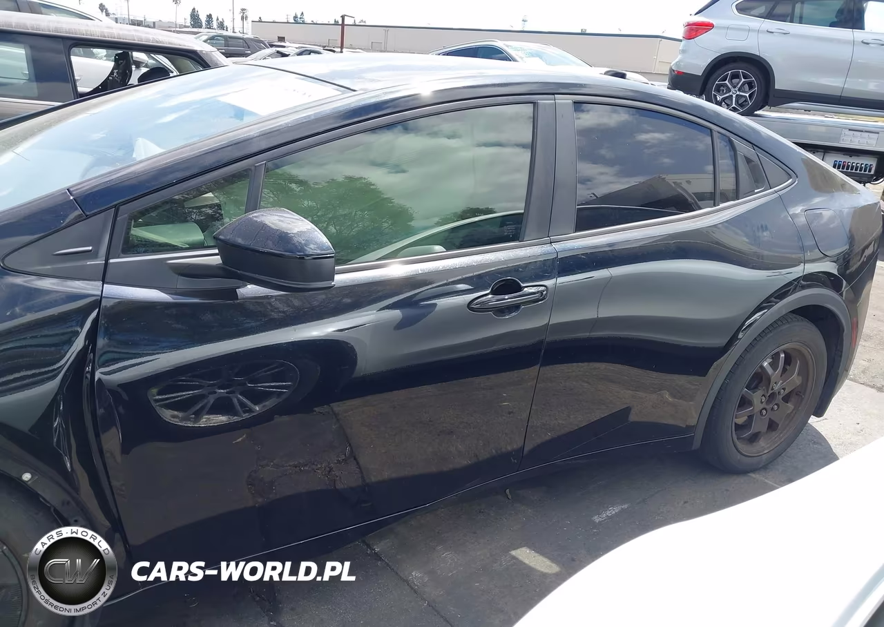 2024 Toyota Prius Le VIN:JTDACAAU6R3041876 - 15
