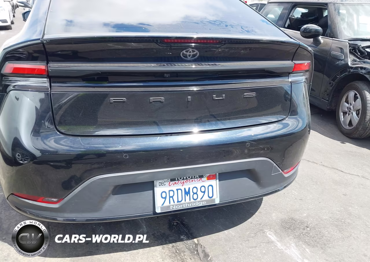 2024 Toyota Prius Le VIN:JTDACAAU6R3041876 - 17