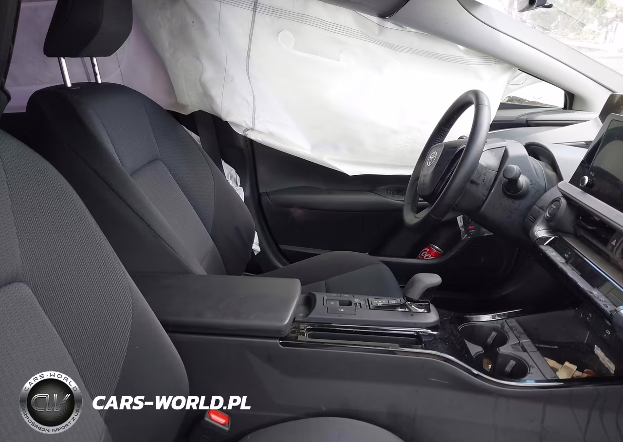 2024 Toyota Prius Le VIN:JTDACAAU6R3041876 - 5