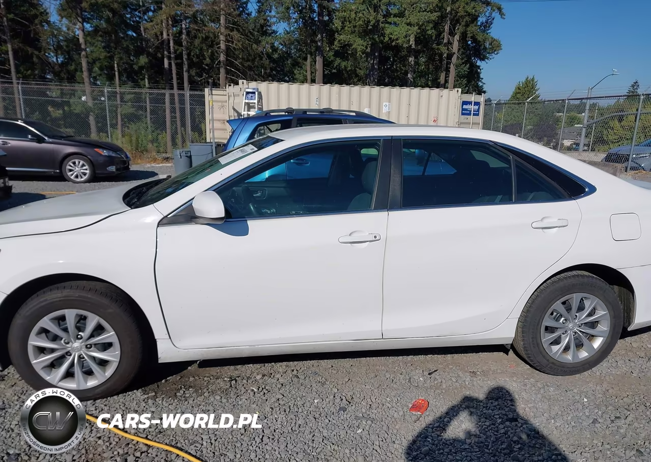 2016 Toyota Camry Le VIN:4T4BF1FK2GR522039 - 14