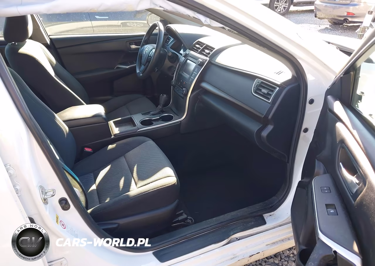 2016 Toyota Camry Le VIN:4T4BF1FK2GR522039 - 17