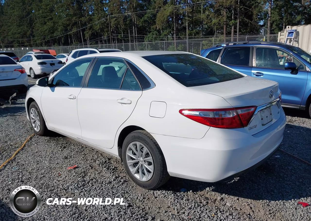 2016 Toyota Camry Le VIN:4T4BF1FK2GR522039 - 3