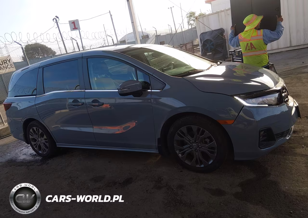 2025 Honda Odyssey Touring VIN:5FNRL6H88SB044313 - 13