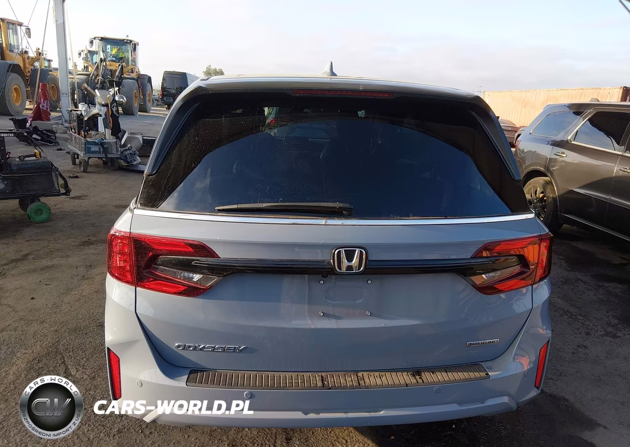 2025 Honda Odyssey Touring VIN:5FNRL6H88SB044313 - 16