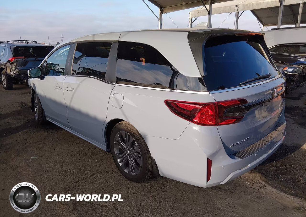 2025 Honda Odyssey Touring VIN:5FNRL6H88SB044313 - 3
