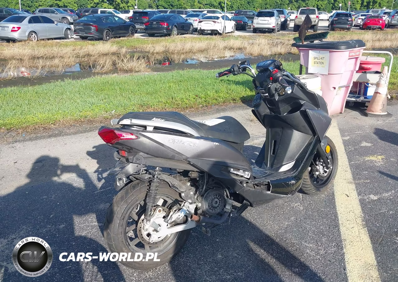 2022 Yiben 7 Series VIN:LYDY7TKH2N1500006 - 4