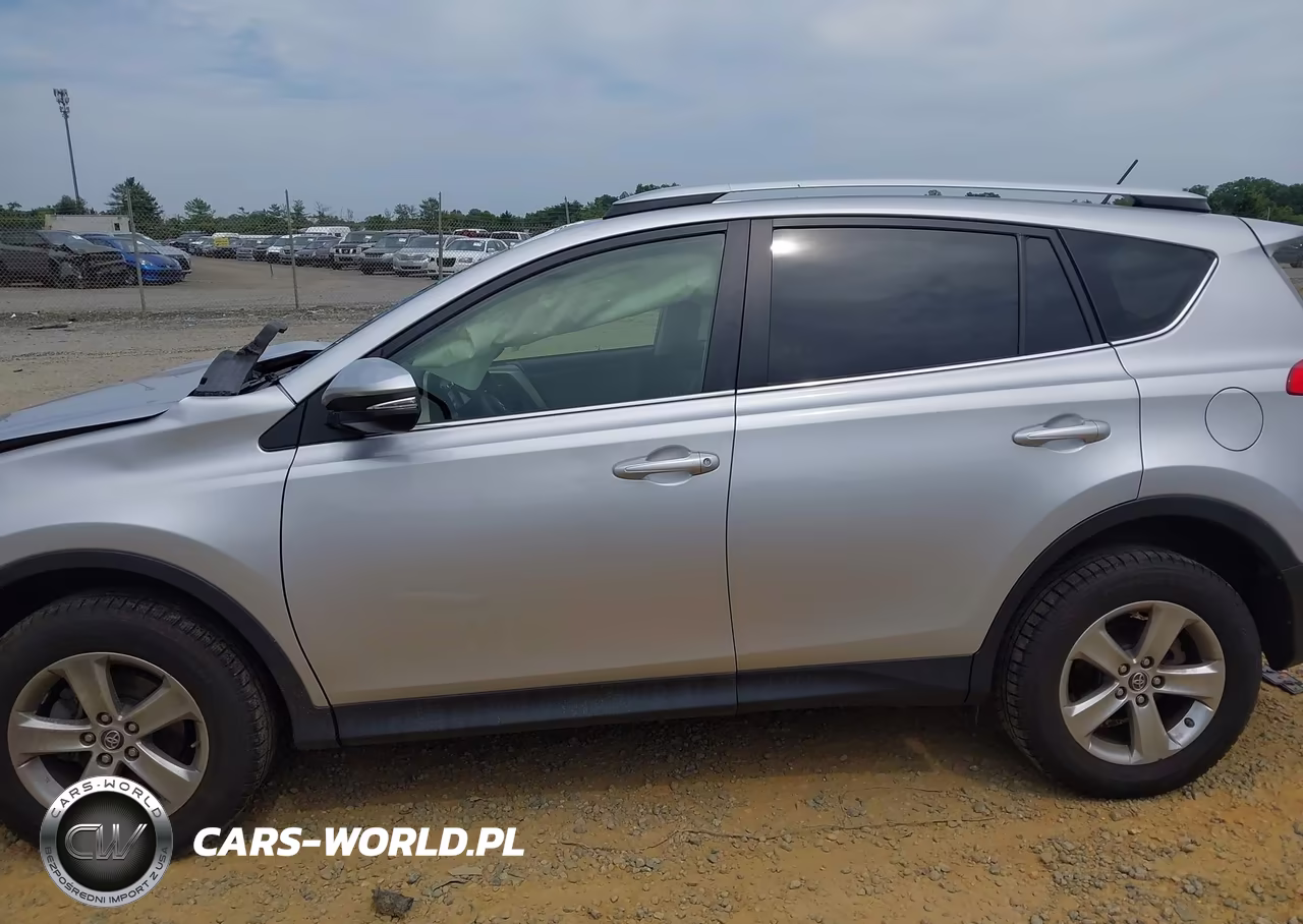 2015 Toyota Rav4 Xle VIN:JTMRFREV2FJ046785 - 14