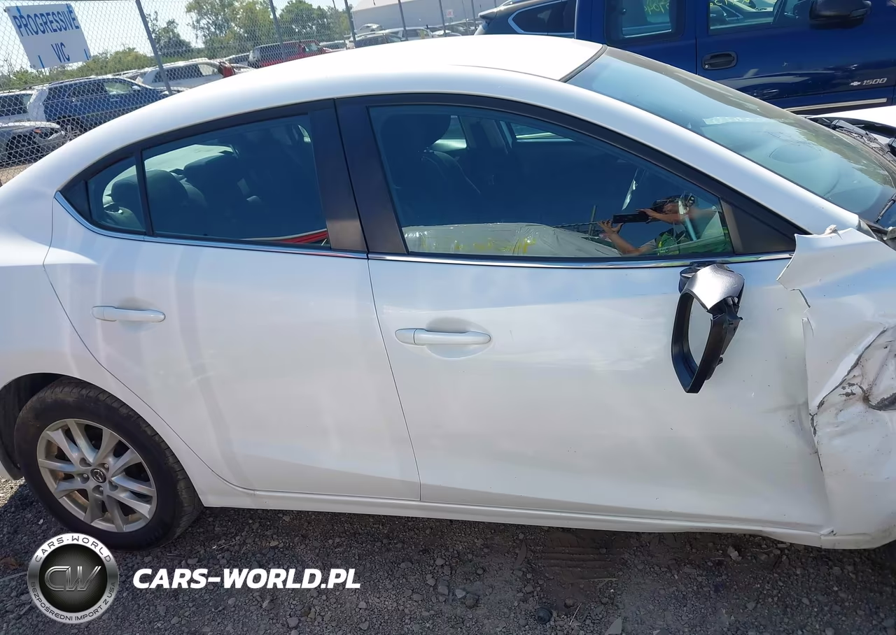 2017 Mazda Mazda3 Sport VIN:3MZBN1U79HM104564 - 13