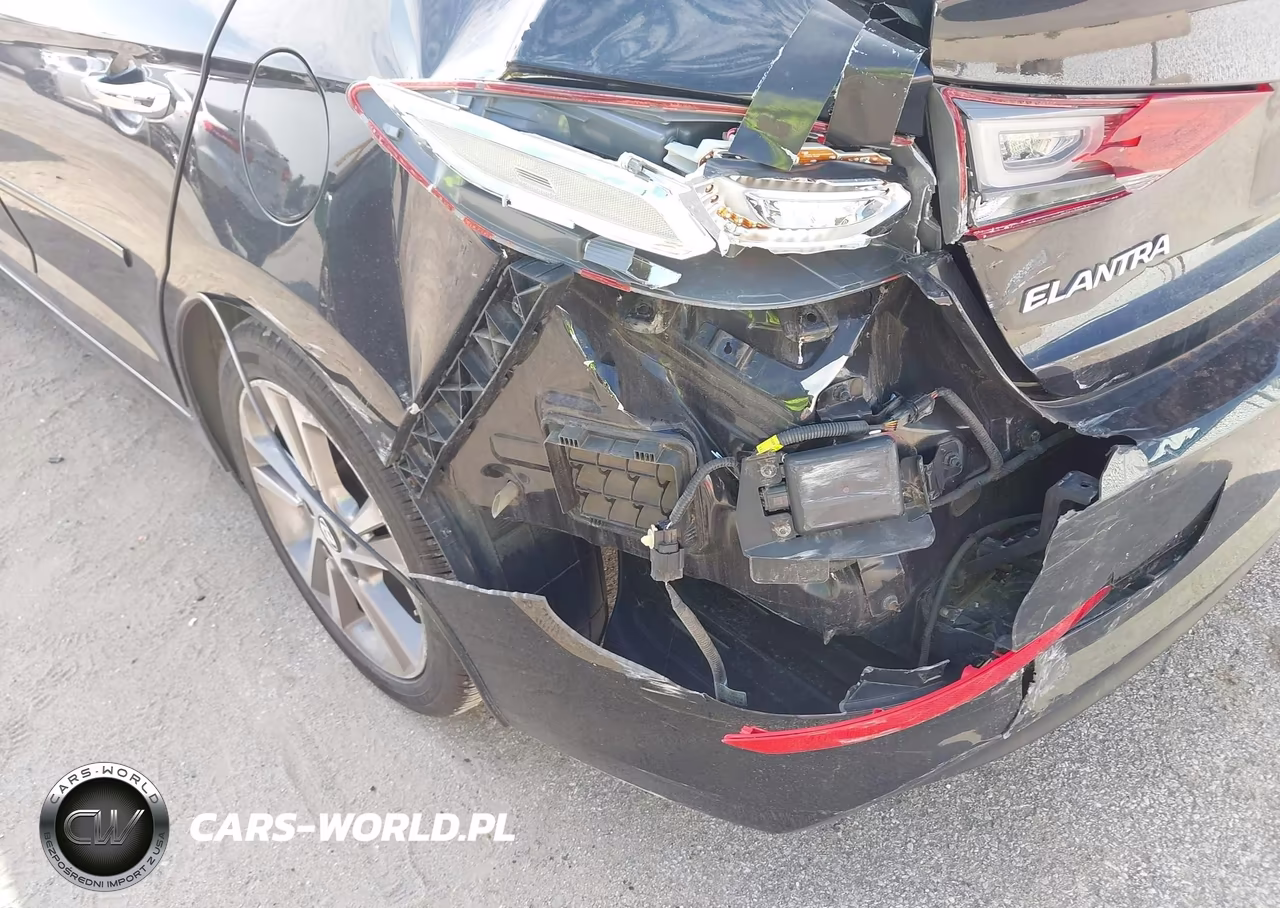 2017 Hyundai Elantra Limited VIN:5NPD84LF4HH016718 - 6