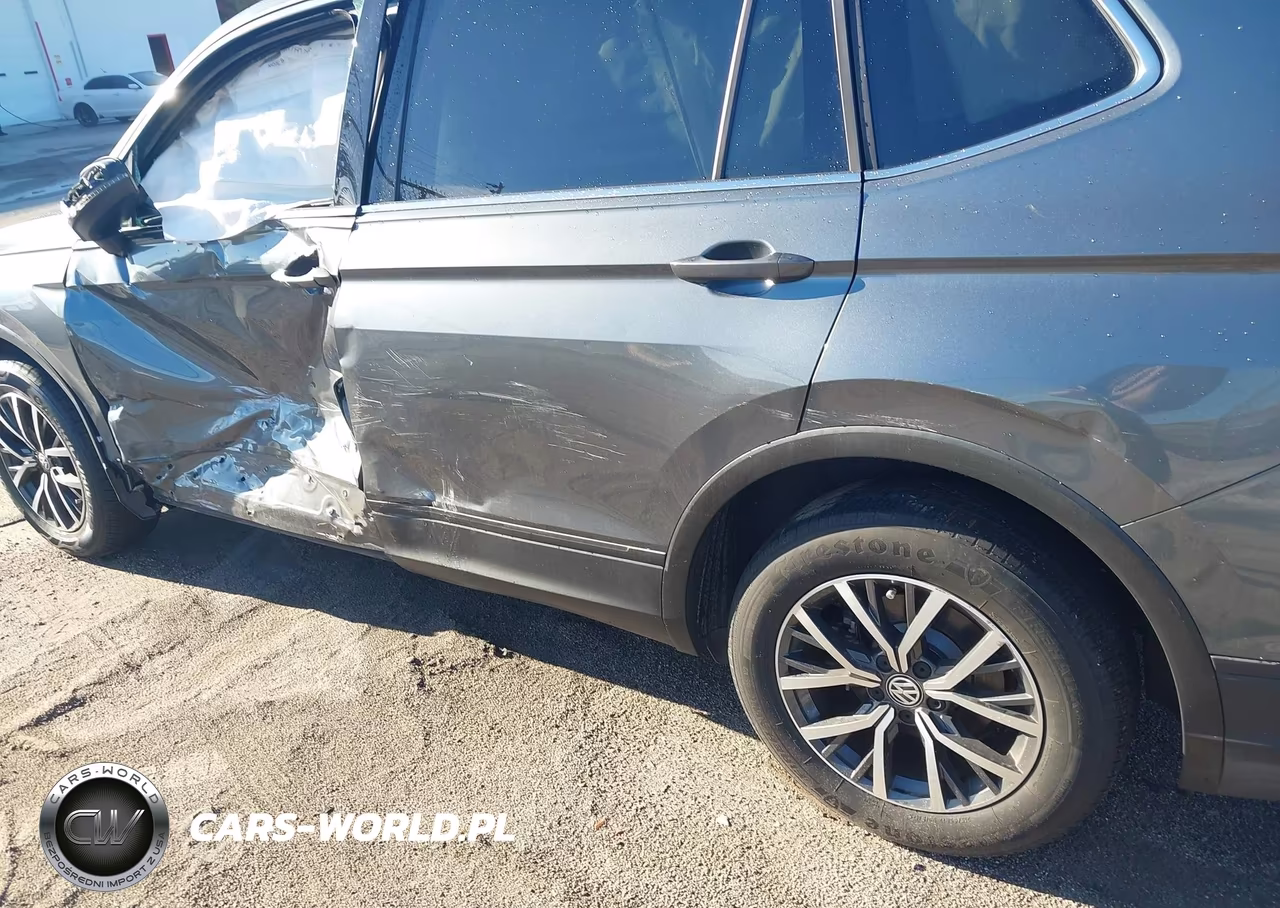 2019 Volkswagen Tiguan 2.0T Se-2.0T Sel-2.0T Sel R-Line-2.0T Sel R-Line Black VIN:3VV3B7AX0KM013781 - 17