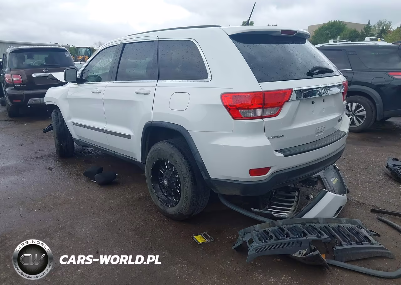 2013 Jeep Grand Cherokee Laredo VIN:1C4RJEAG2DC549801 - 3