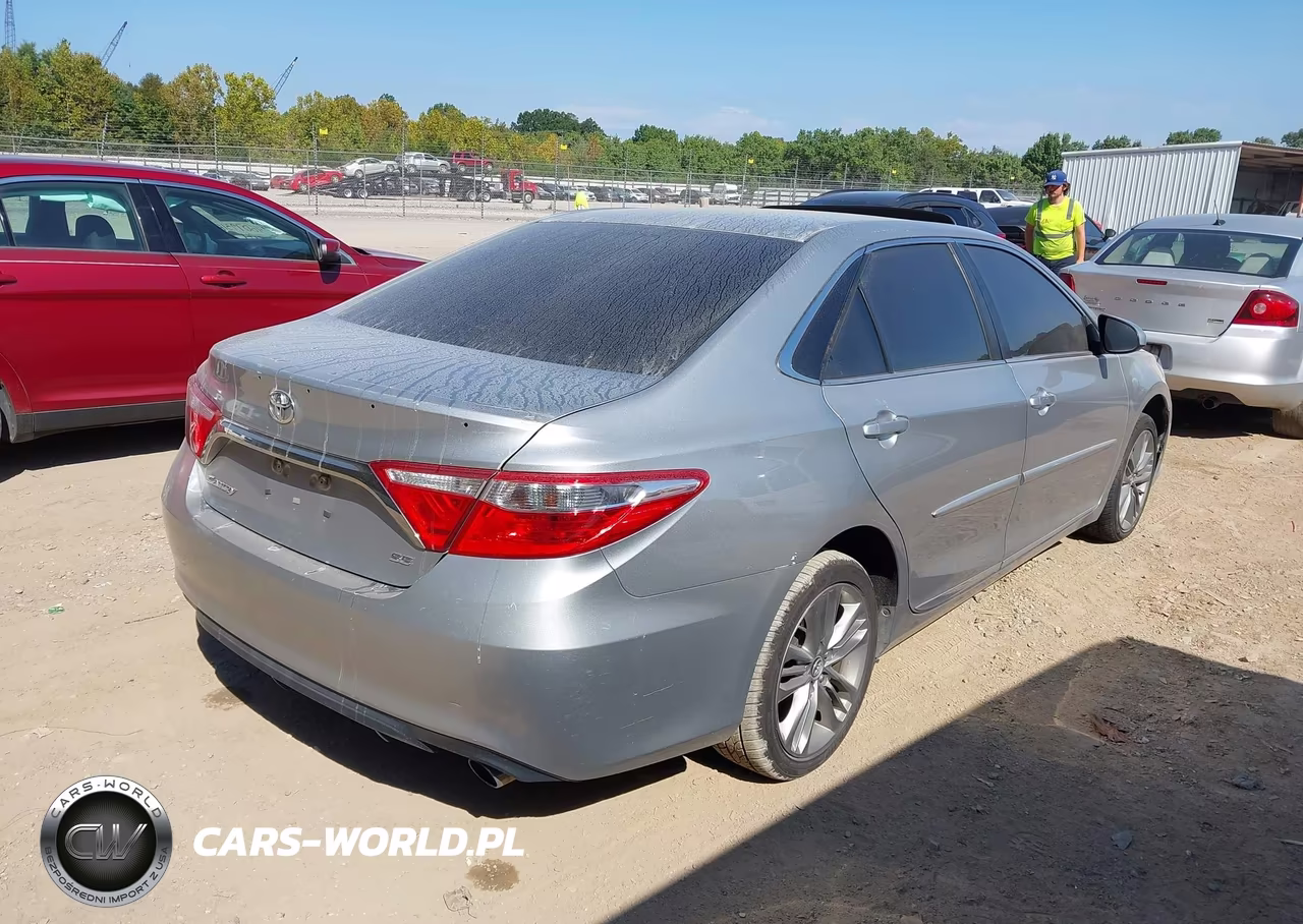 2016 Toyota Camry Se VIN:4T1BF1FK5GU123457 - 4