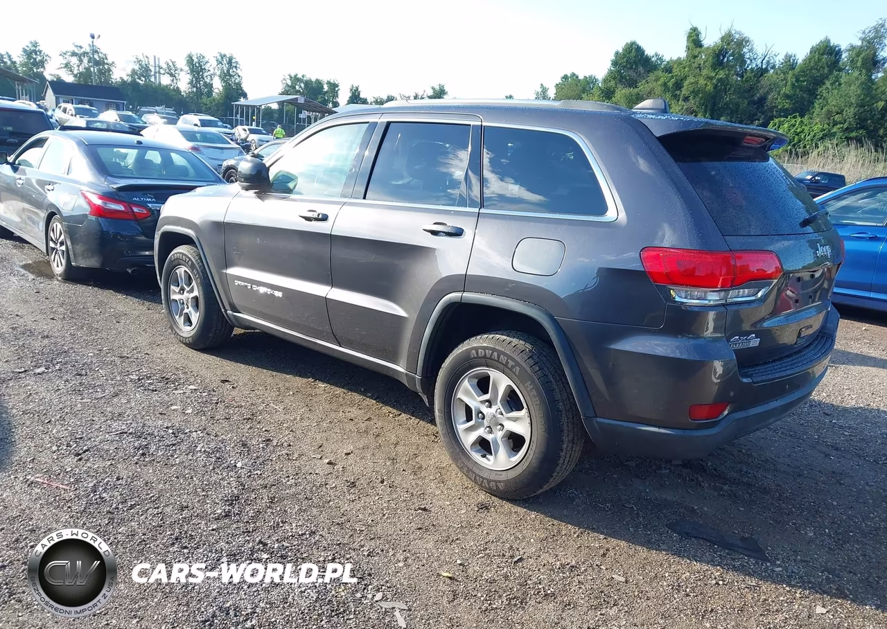 2016 Jeep Grand Cherokee Laredo VIN:1C4RJFAG3GC420928 - 3
