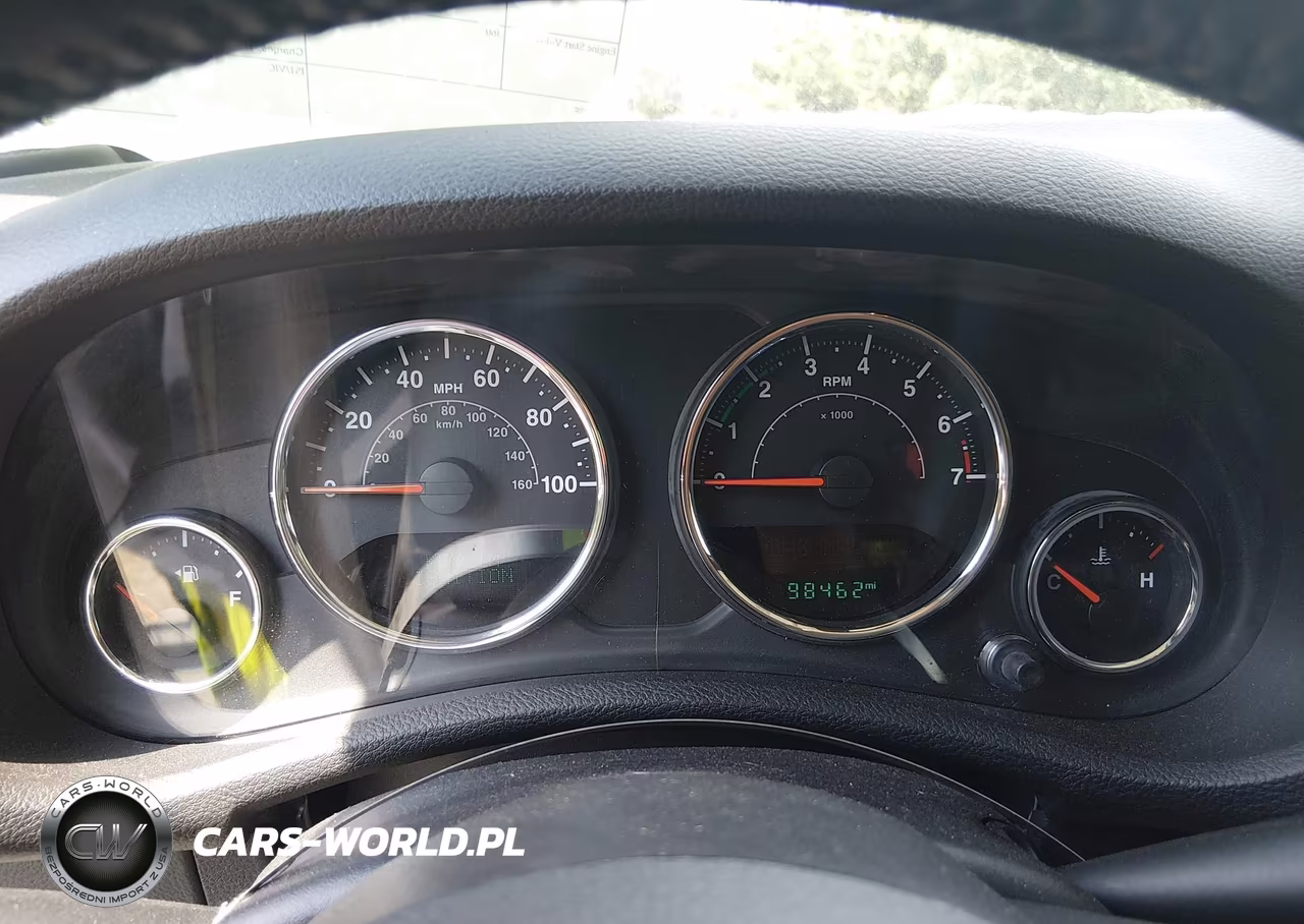 2016 Jeep Wrangler Unlimited Sport VIN:1C4BJWDG2GL278925 - 7