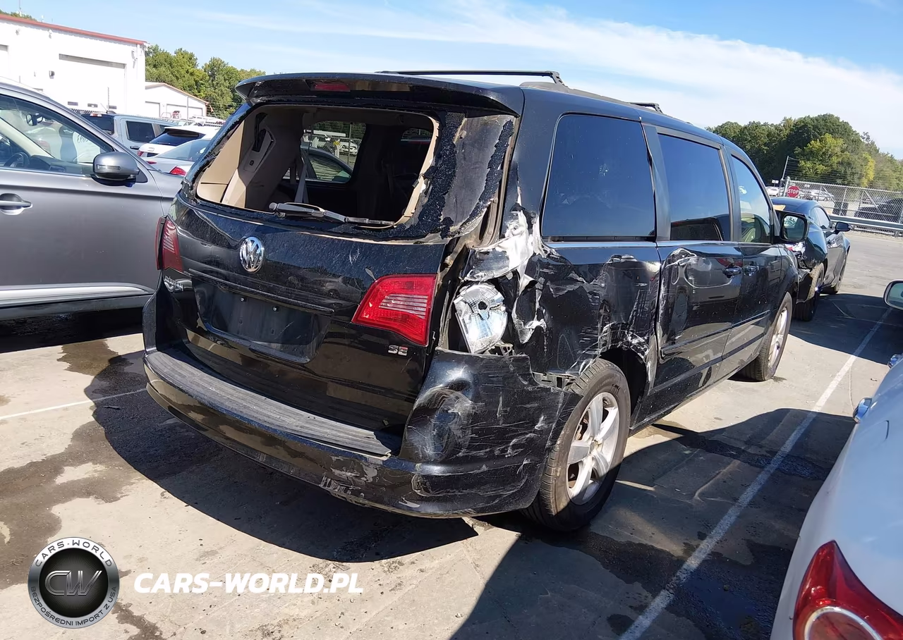 2011 Volkswagen Routan Se VIN:2V4RW3DG3BR670817 - 4