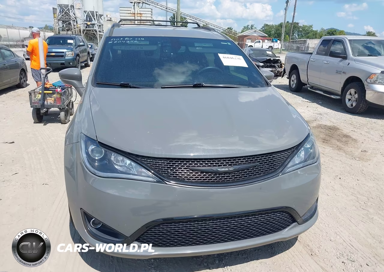 2020 Chrysler Pacifica Touring L Plus VIN:2C4RC1EG6LR204242 - 12