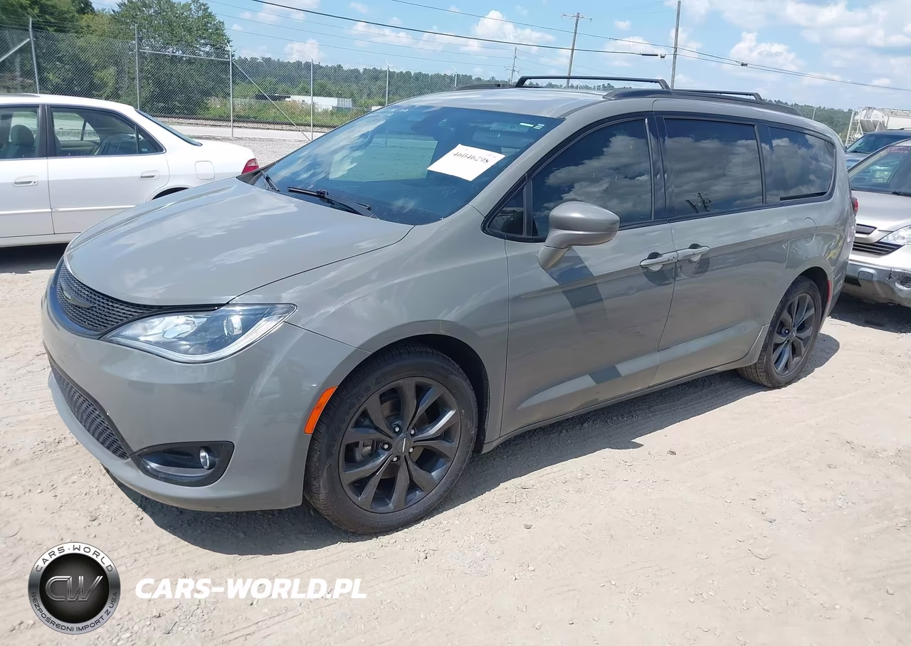 2020 Chrysler Pacifica Touring L Plus VIN:2C4RC1EG6LR204242 - 2