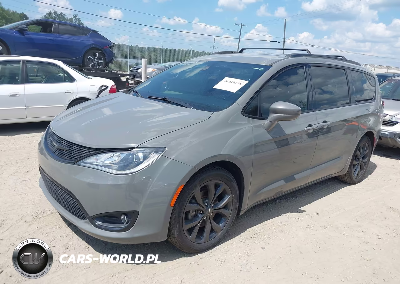 2020 Chrysler Pacifica Touring L Plus VIN:2C4RC1EG6LR204242 - 6