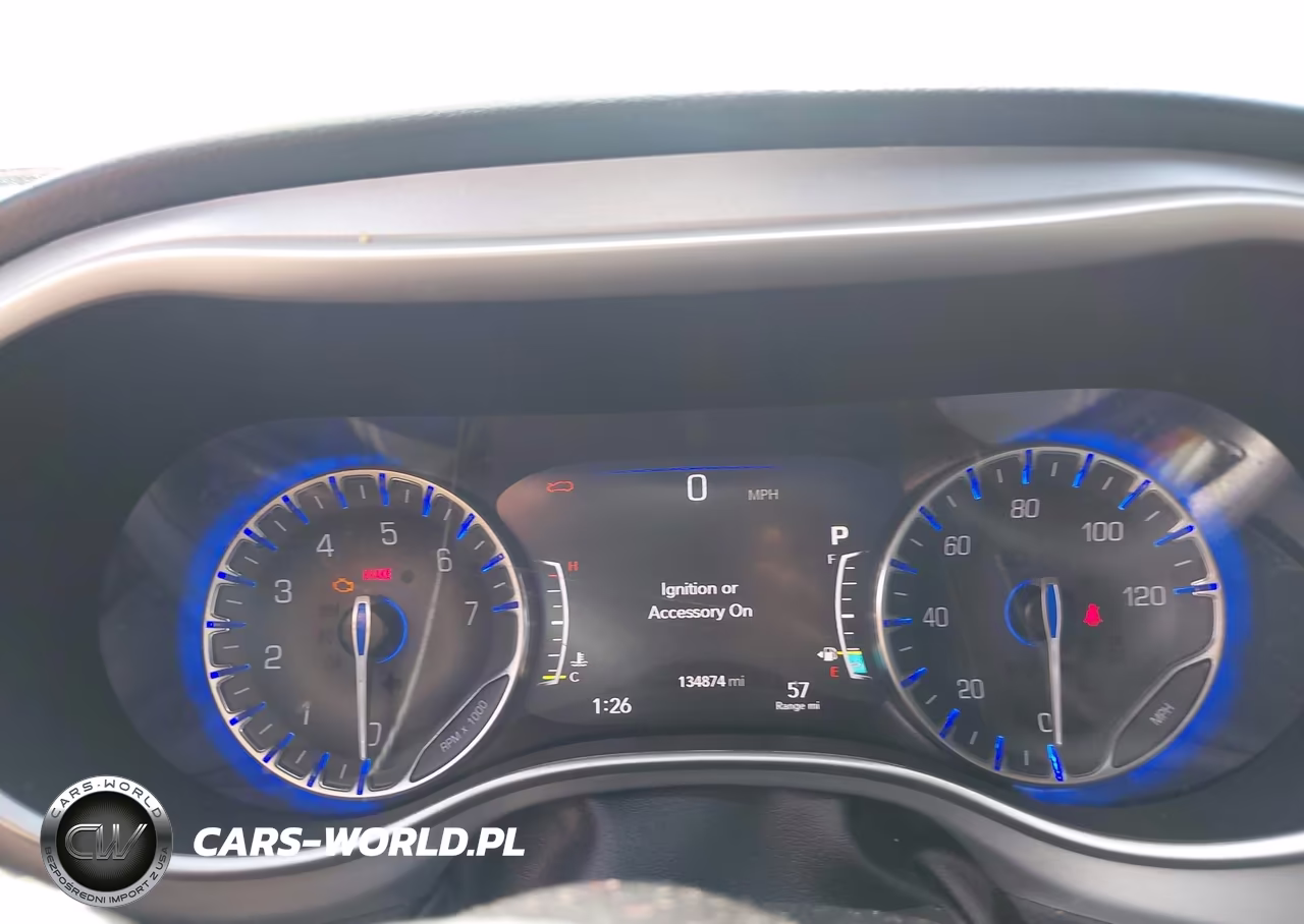2020 Chrysler Pacifica Touring L Plus VIN:2C4RC1EG6LR204242 - 7