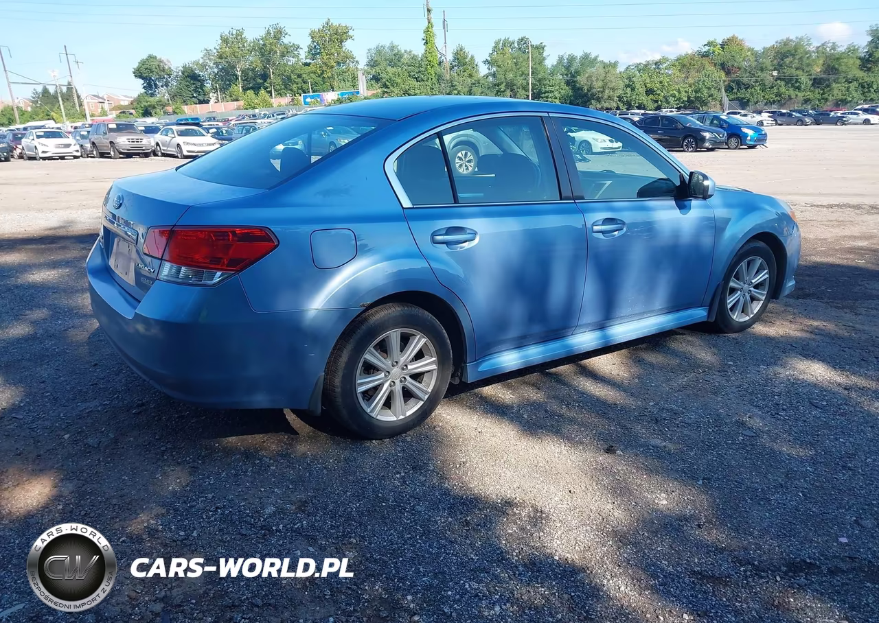 2010 Subaru Legacy 2.5I Premium VIN:4S3BMBC6XA3242240 - 4