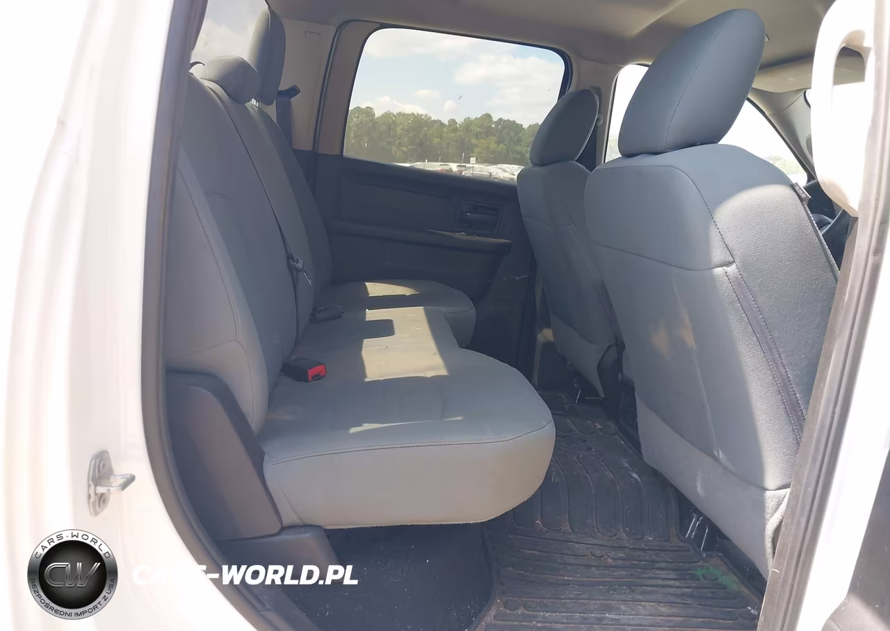 2018 Ram 2500 Tradesman 4X4 6'4 Box VIN:3C6UR5CJ2JG388507 - 8