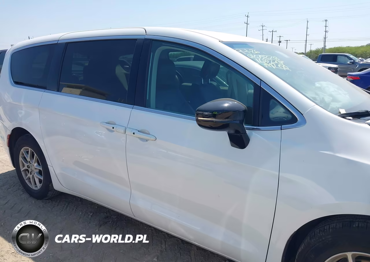 2024 Chrysler Pacifica Touring L VIN:2C4RC1BGXRR163207 - 13
