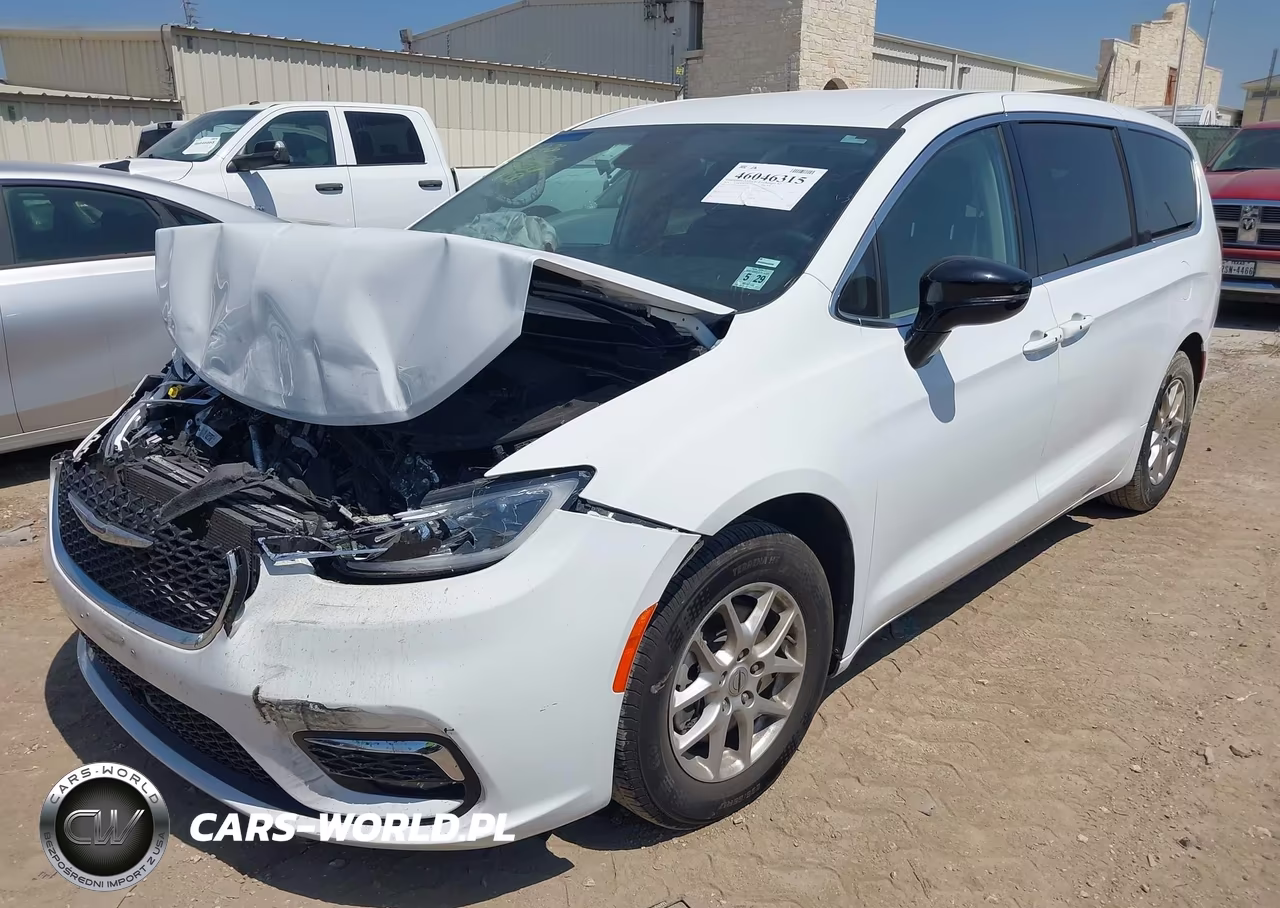 2024 Chrysler Pacifica Touring L VIN:2C4RC1BGXRR163207 - 2