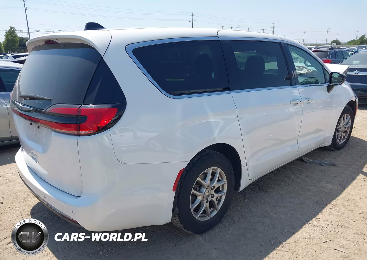 2024 Chrysler Pacifica Touring L VIN:2C4RC1BGXRR163207 - 4