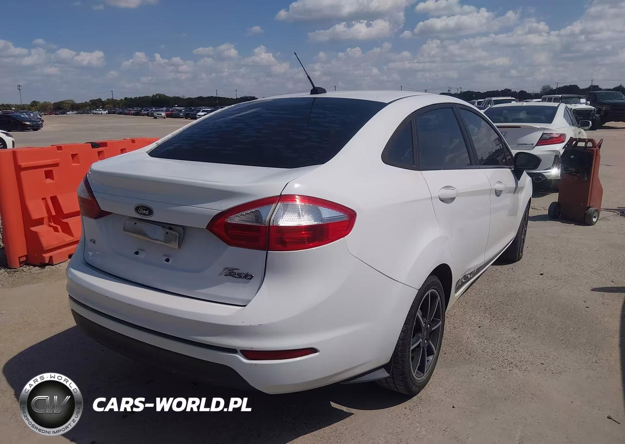2015 Ford Fiesta Se VIN:3FADP4BJ5FM220787 - 4