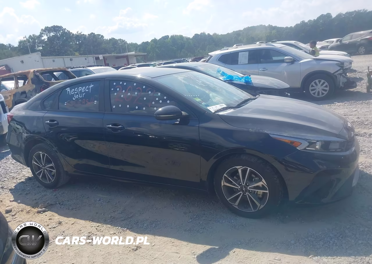 2023 Kia Forte Lxs VIN:3KPF24AD4PE630473 - 13